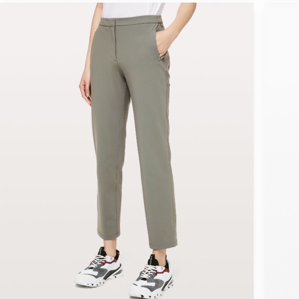 Lululemon On The Move *Lightweight* 28” Pant